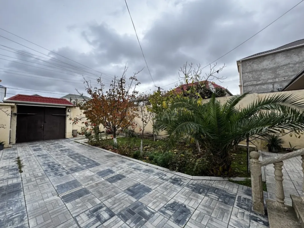 Satılır 7 otaqlı həyət evi 200 m²