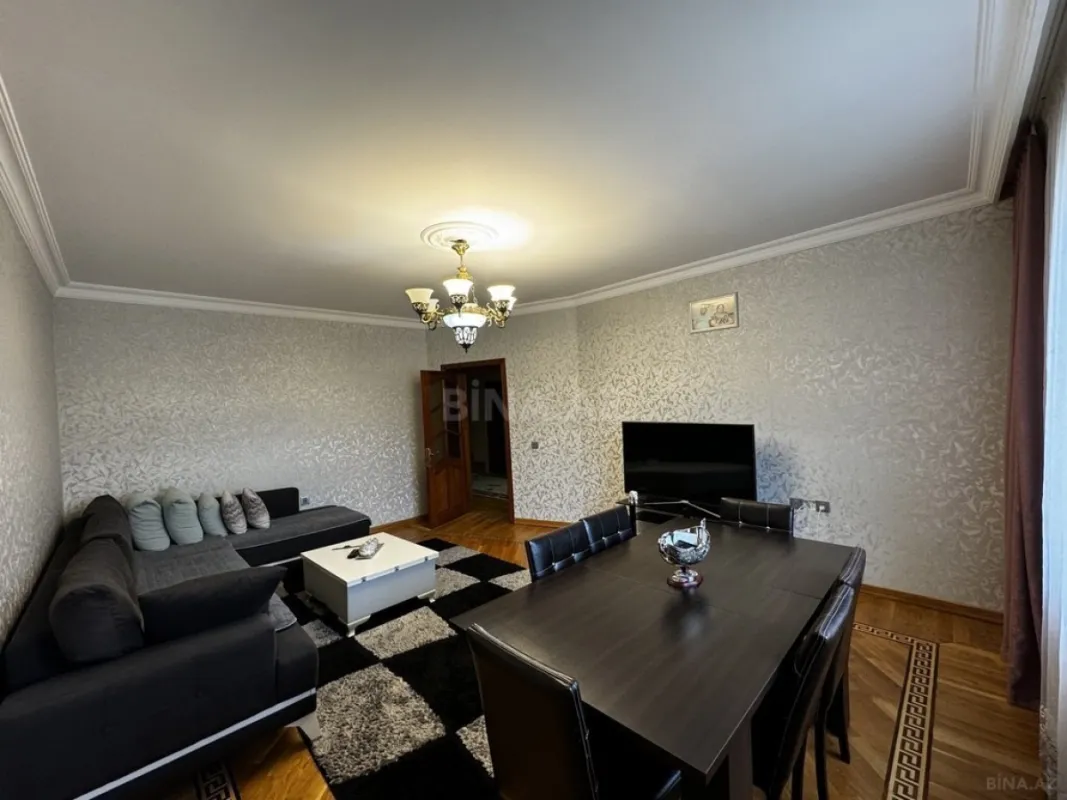 Satılır 7 otaqlı həyət evi 200 m²