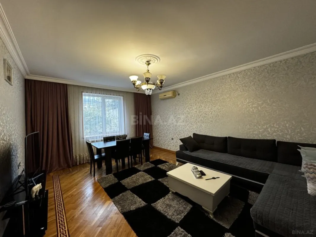 Satılır 7 otaqlı həyət evi 200 m²