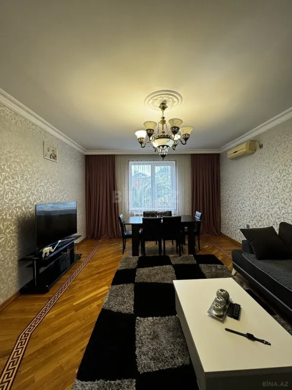 Satılır 7 otaqlı həyət evi 200 m²
