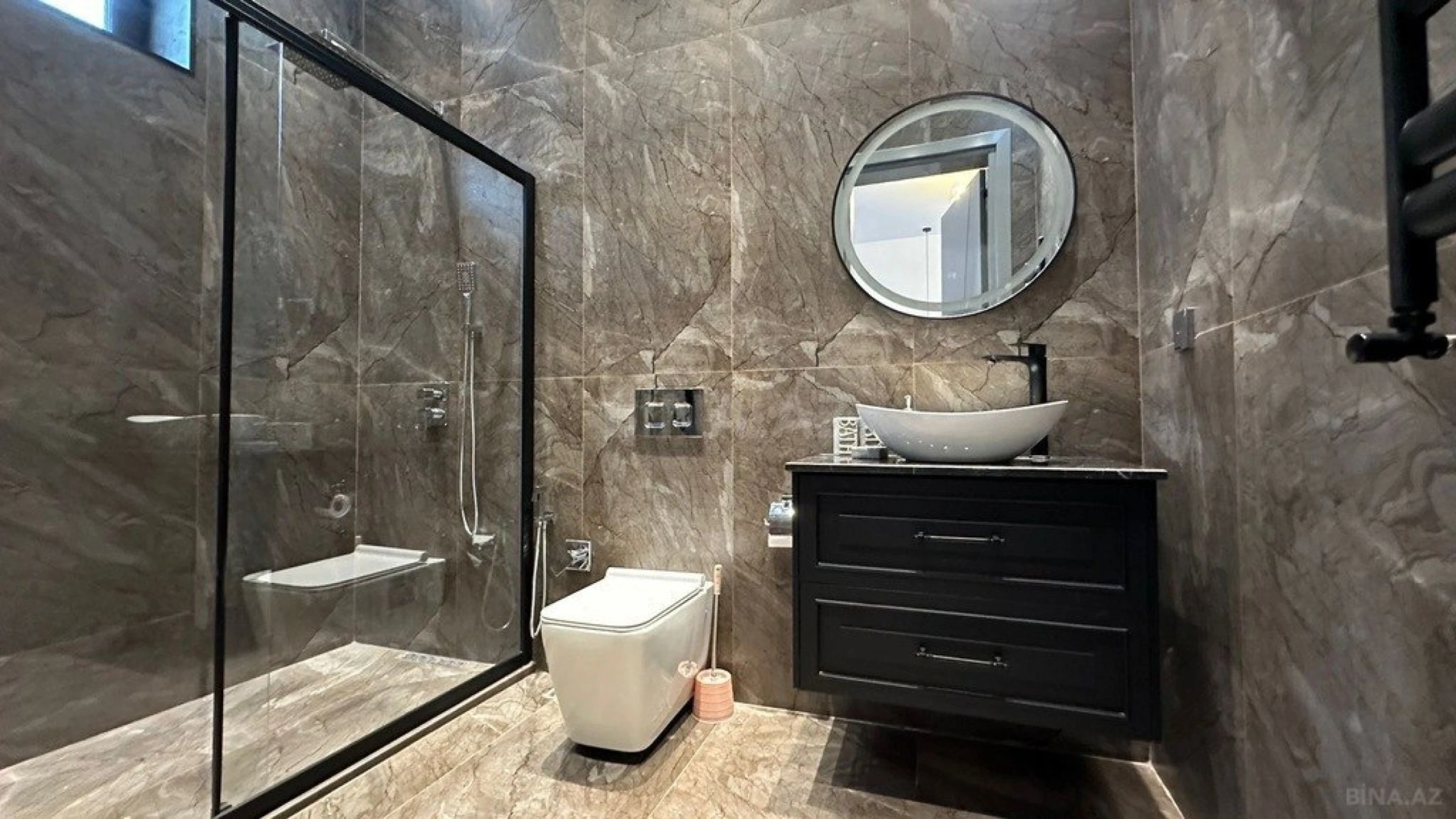 Kirayə verilir 5 otaqlı həyət evi 250 m²