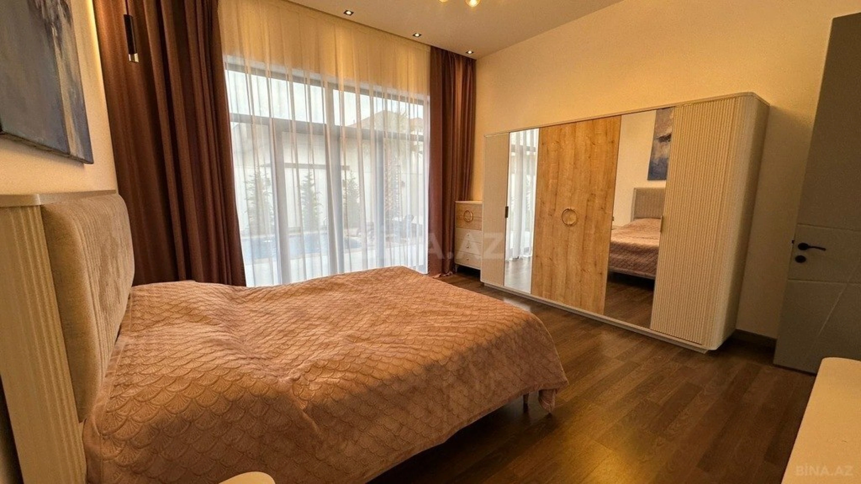 Kirayə verilir 5 otaqlı həyət evi 250 m²