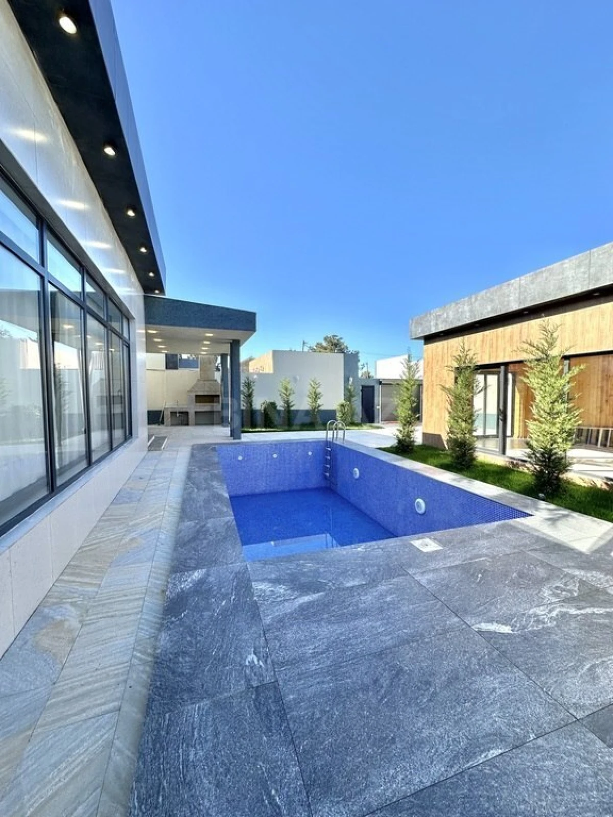 Satılır 4 otaqlı həyət evi 150 m²