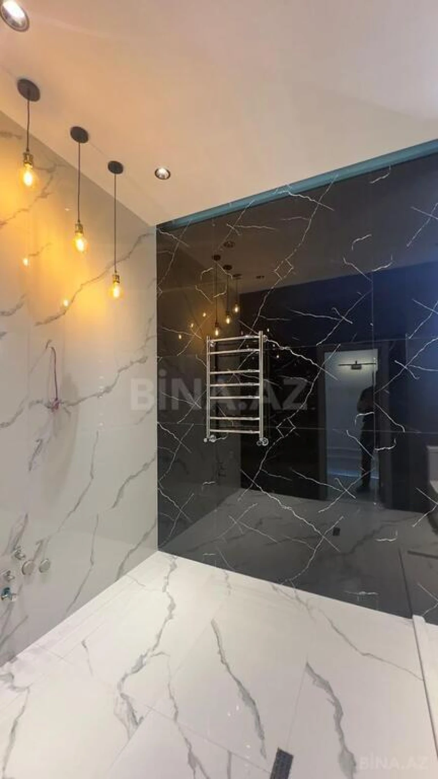 Satılır 5 otaqlı həyət evi 220 m²