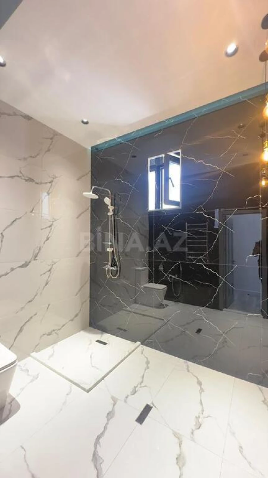 Satılır 5 otaqlı həyət evi 220 m²