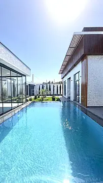 Satılır 5 otaqlı həyət evi 220 m²