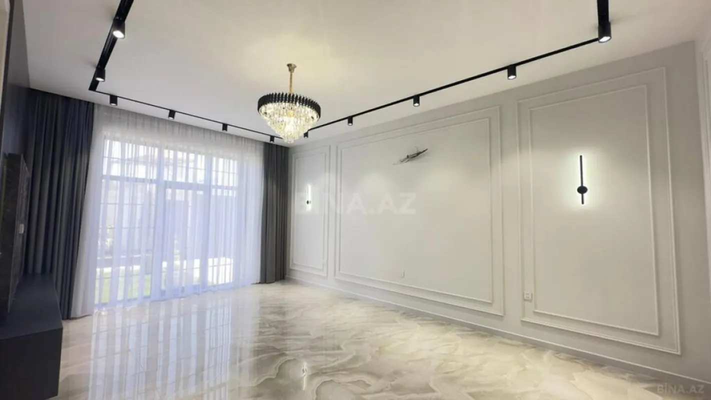 Satılır 5 otaqlı həyət evi 220 m²