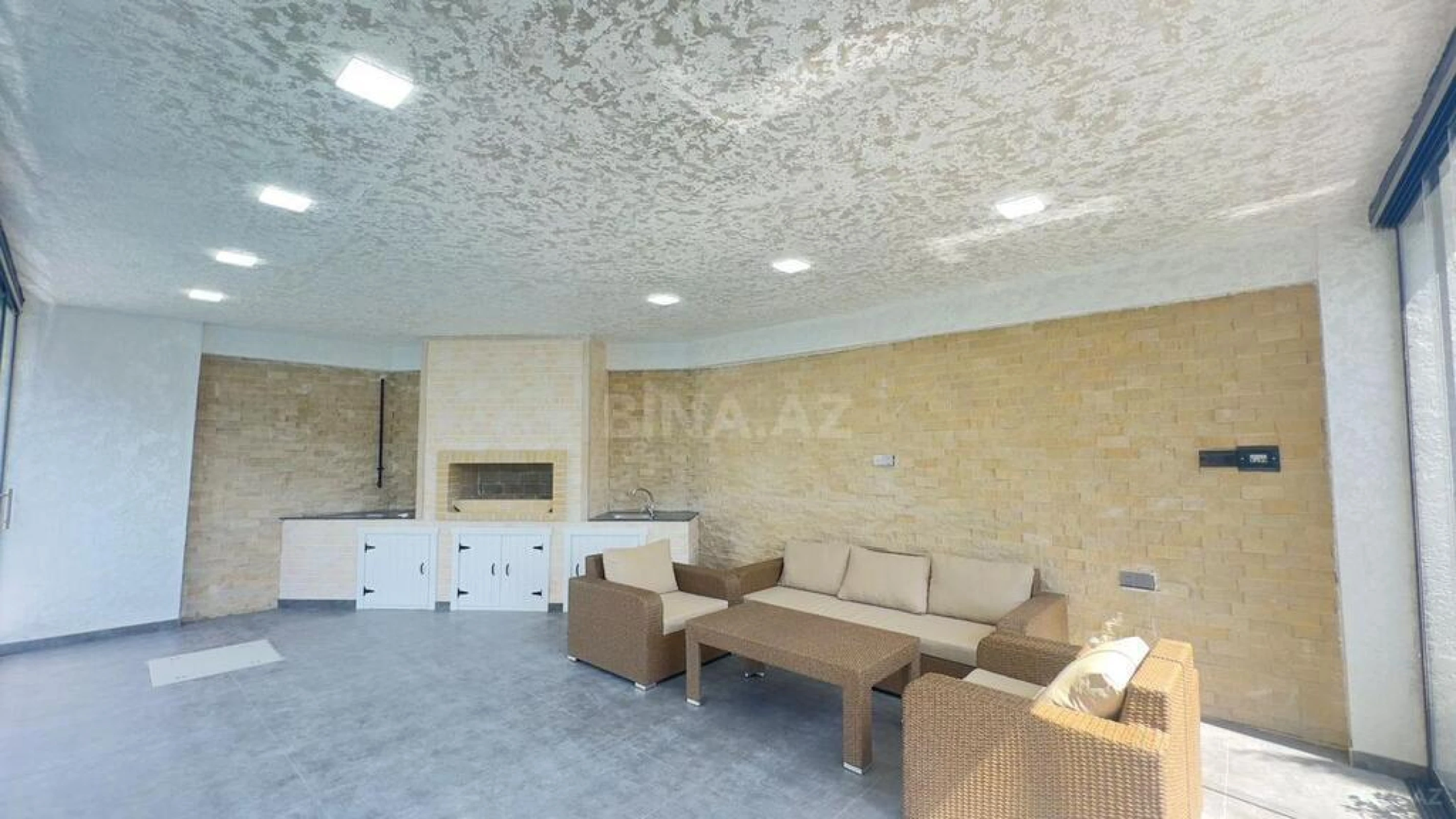 Satılır 5 otaqlı həyət evi 220 m²