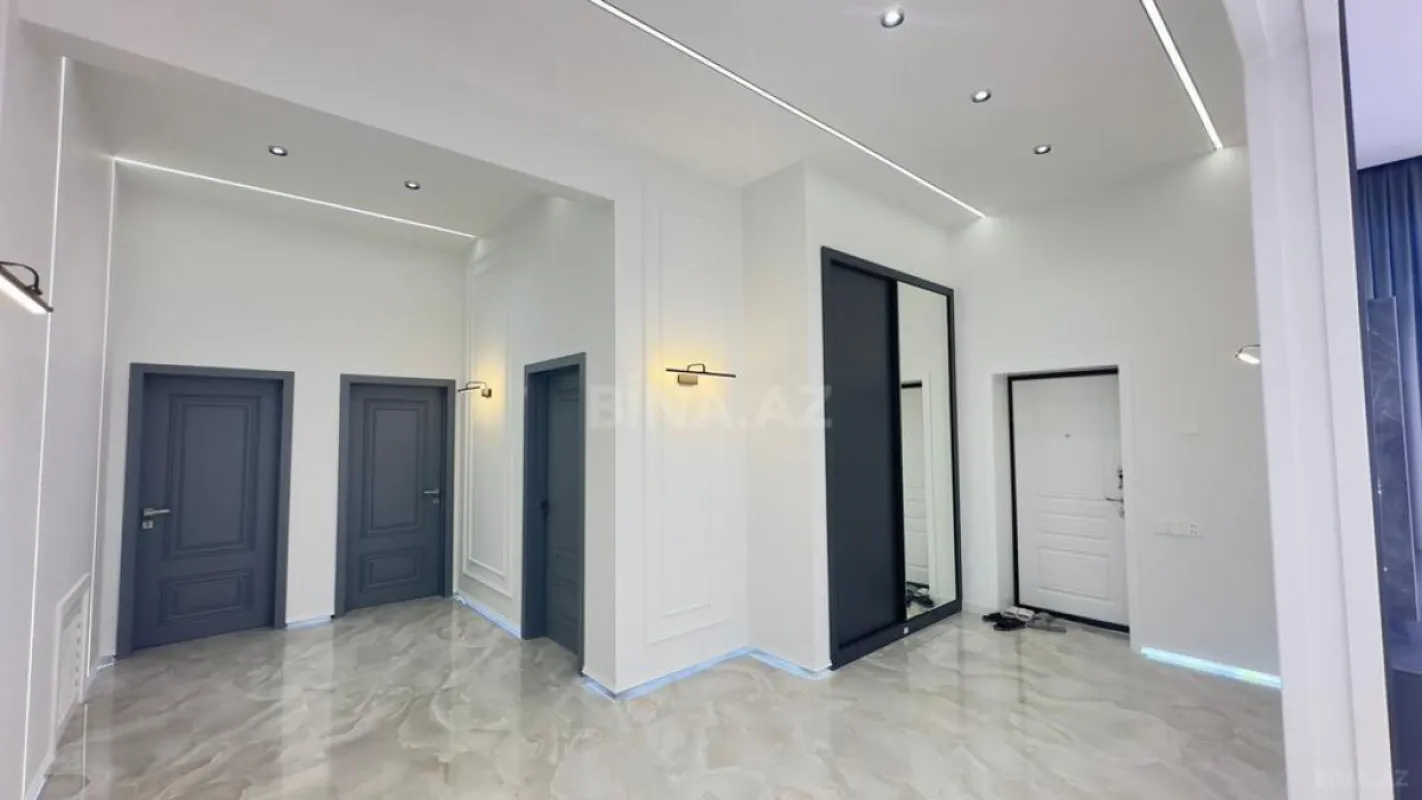 Satılır 5 otaqlı həyət evi 220 m²