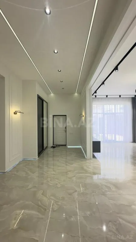 Satılır 5 otaqlı həyət evi 220 m²