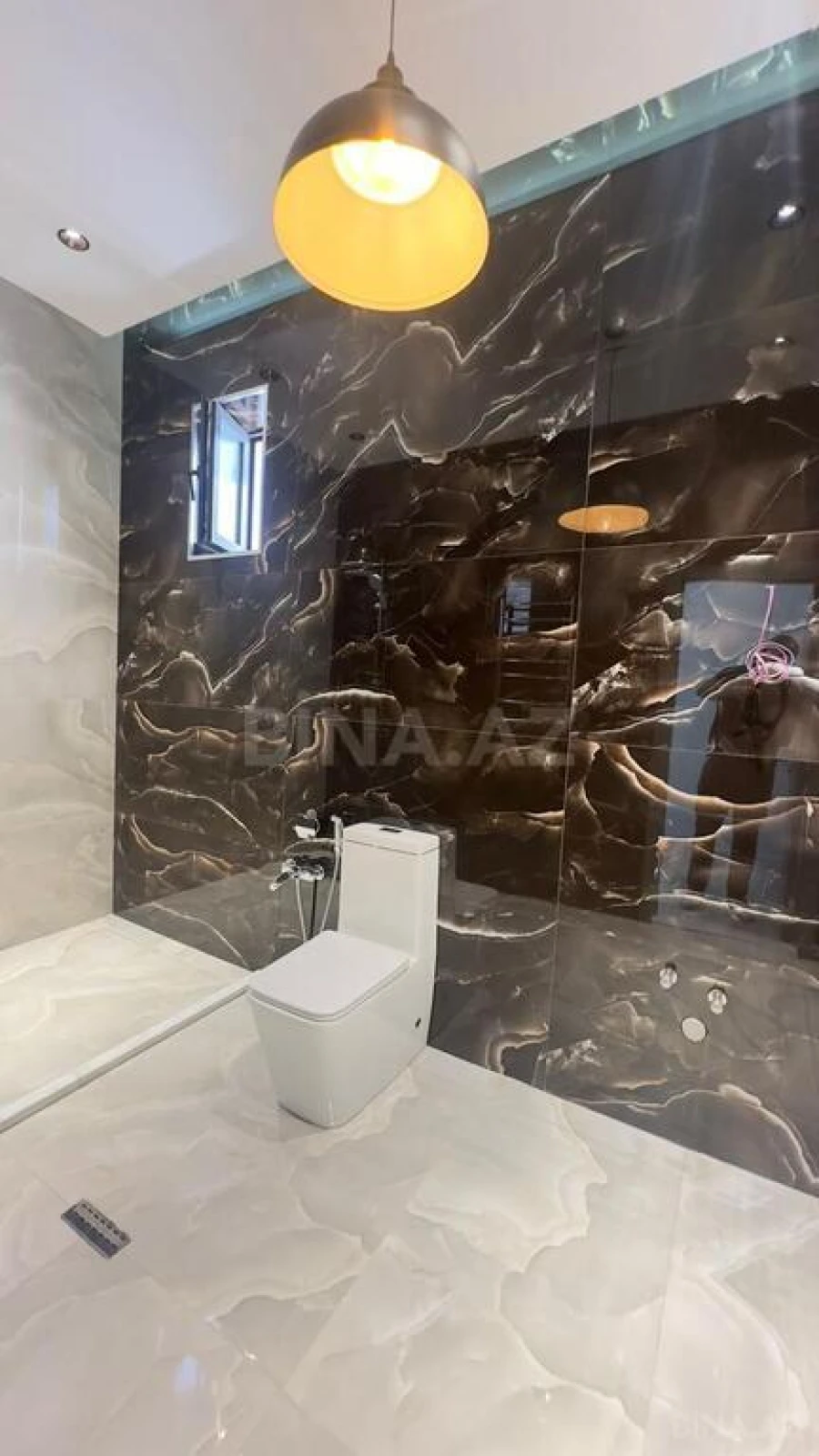 Satılır 5 otaqlı həyət evi 220 m²