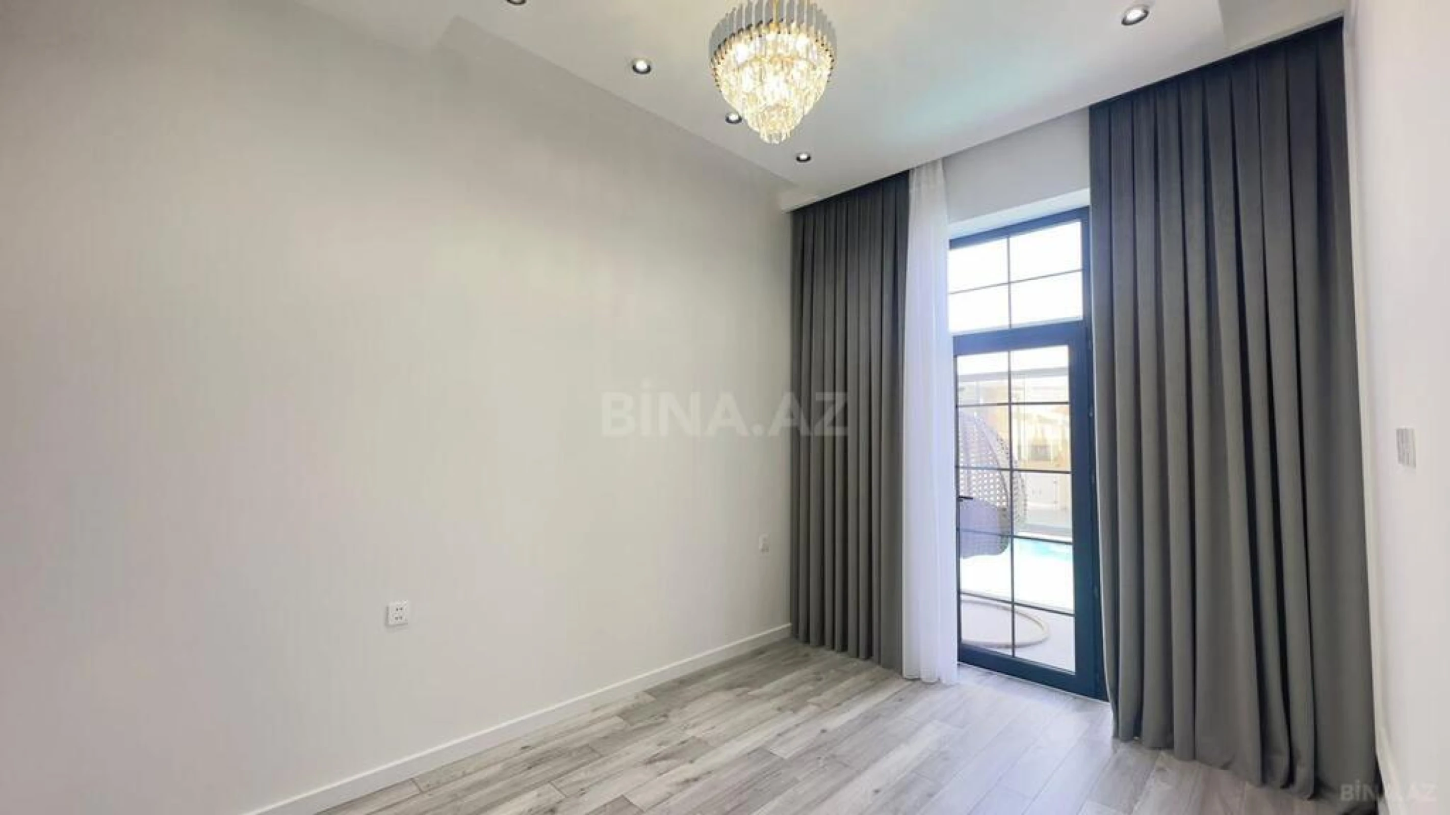 Satılır 5 otaqlı həyət evi 220 m²