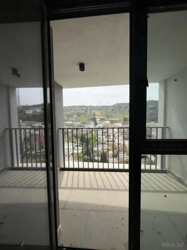 Satılır 4 otaqlı mənzil 225 m²