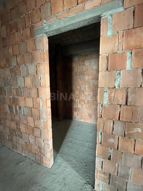 Satılır 4 otaqlı mənzil 225 m²