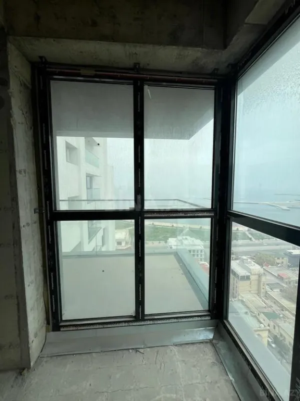 Satılır 4 otaqlı mənzil 225 m²