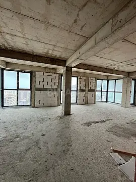 Satılır 4 otaqlı mənzil 225 m²