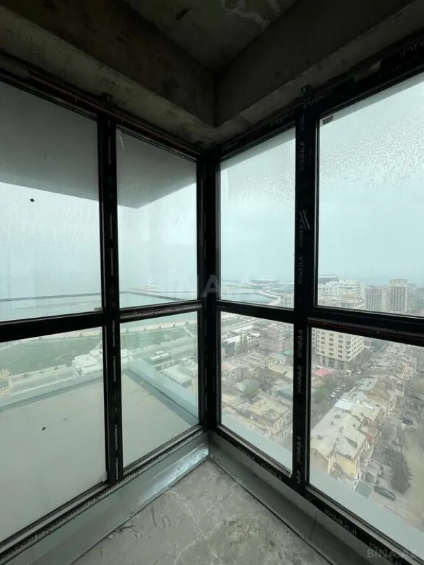 Satılır 4 otaqlı mənzil 225 m²