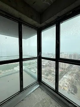 Satılır 4 otaqlı mənzil 225 m²