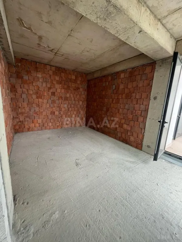 Satılır 4 otaqlı mənzil 225 m²