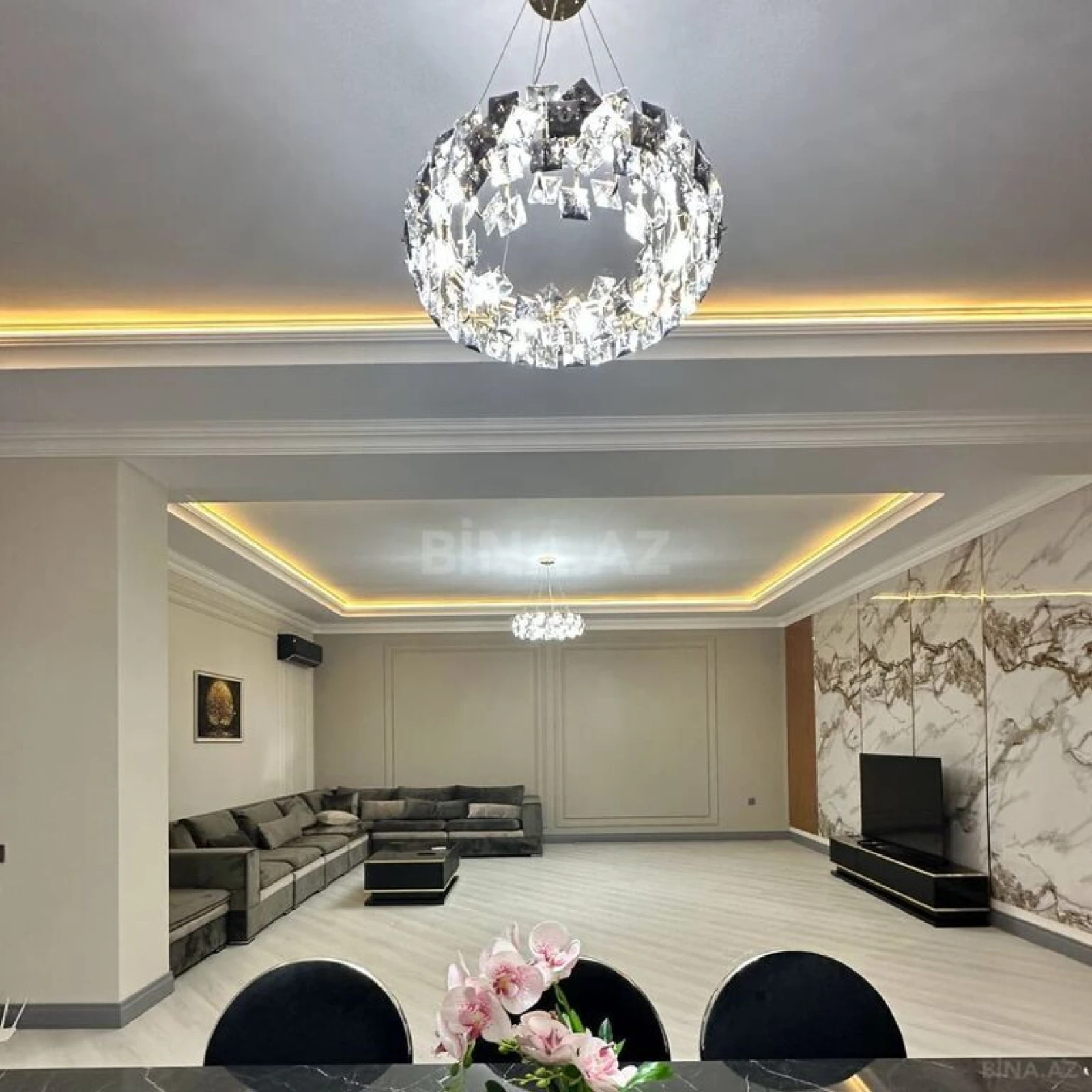Kirayə verilir 6 otaqlı həyət evi 400 m²