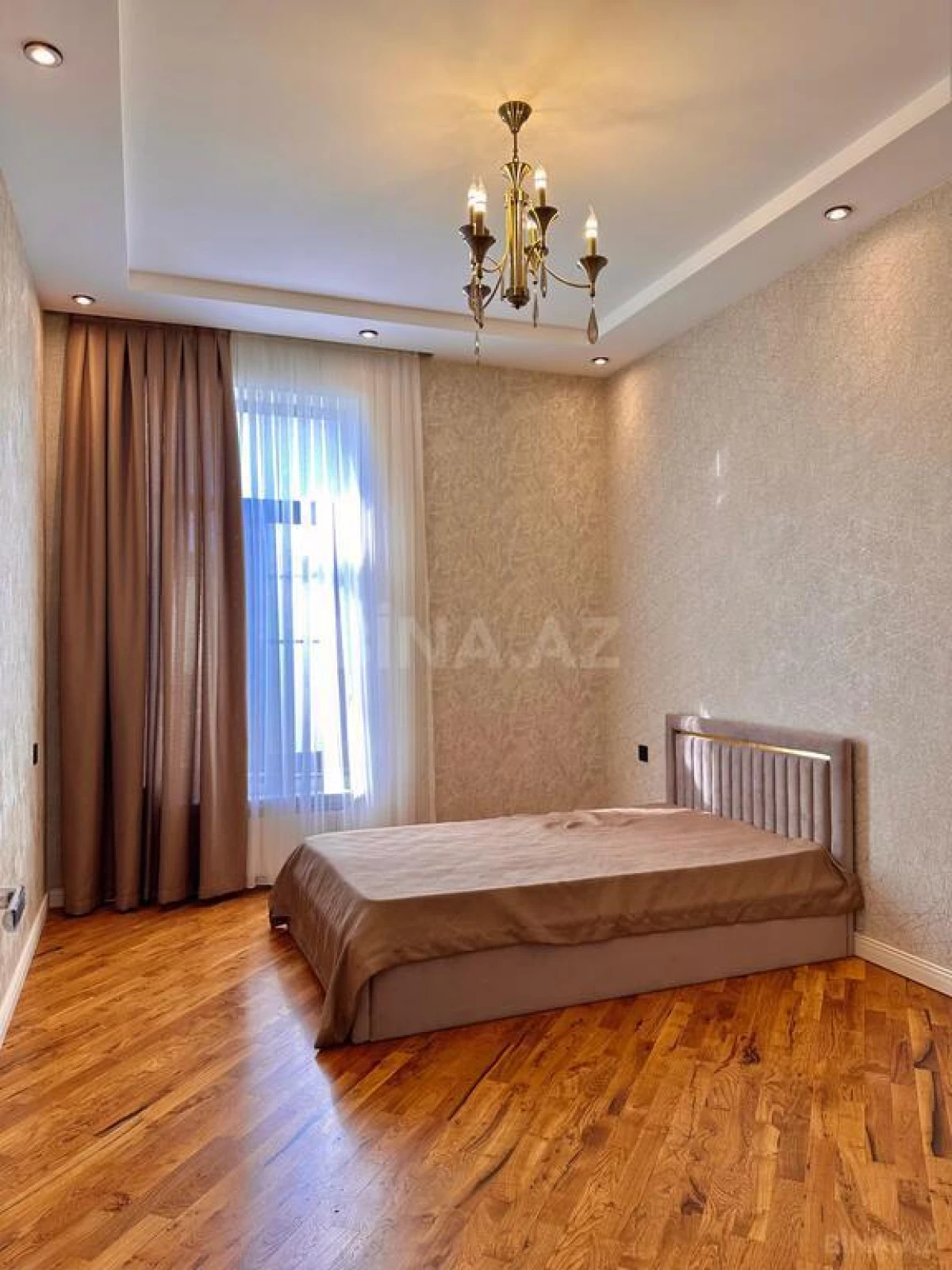 Satılır 4 otaqlı həyət evi 180 m²