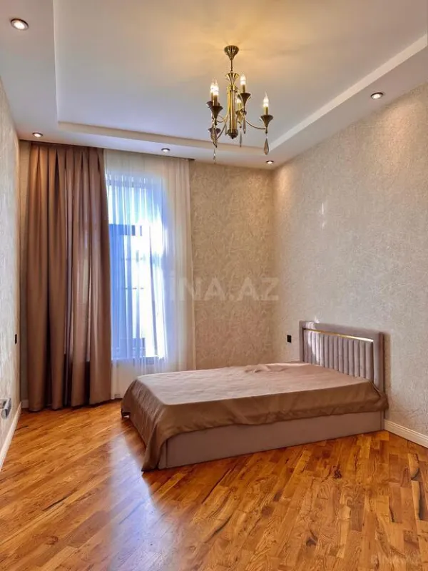 Satılır 4 otaqlı həyət evi 180 m²