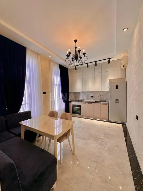 Satılır 4 otaqlı həyət evi 180 m²