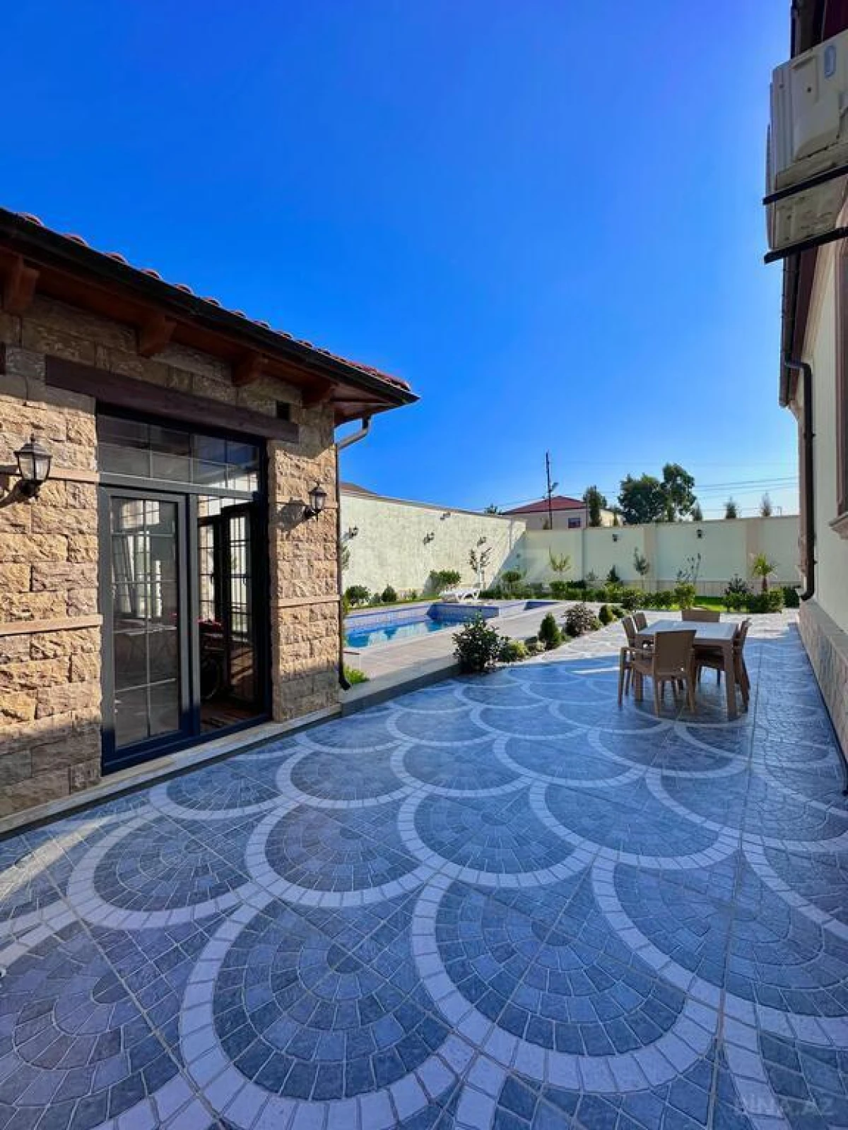 Satılır 4 otaqlı həyət evi 180 m²