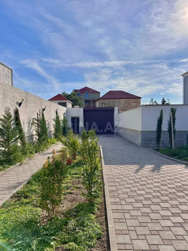 Satılır 4 otaqlı həyət evi 180 m²