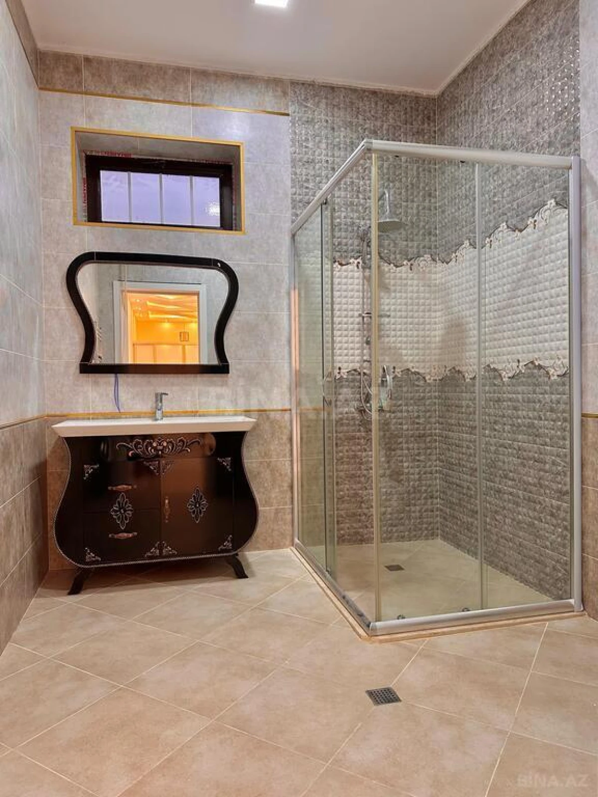 Satılır 4 otaqlı həyət evi 180 m²