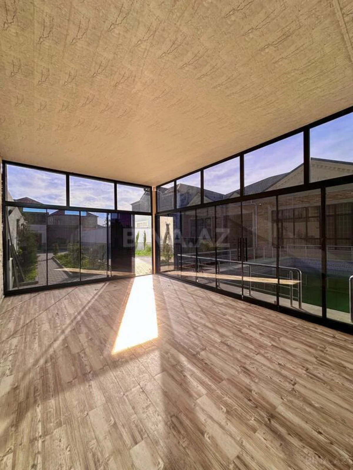 Satılır 4 otaqlı həyət evi 180 m²