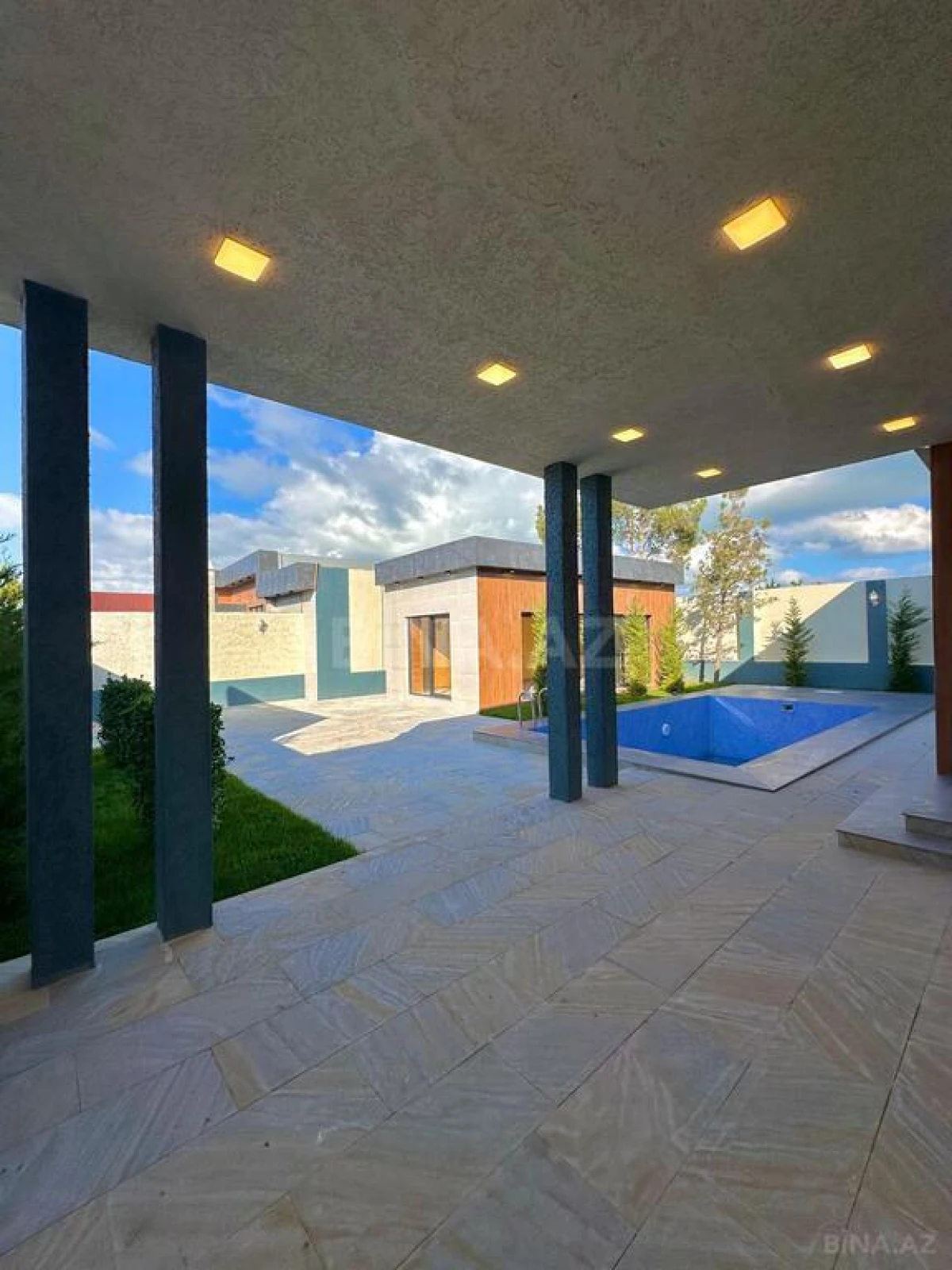 Satılır 4 otaqlı həyət evi 180 m²