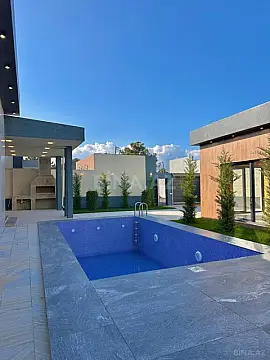 Satılır 4 otaqlı həyət evi 180 m²