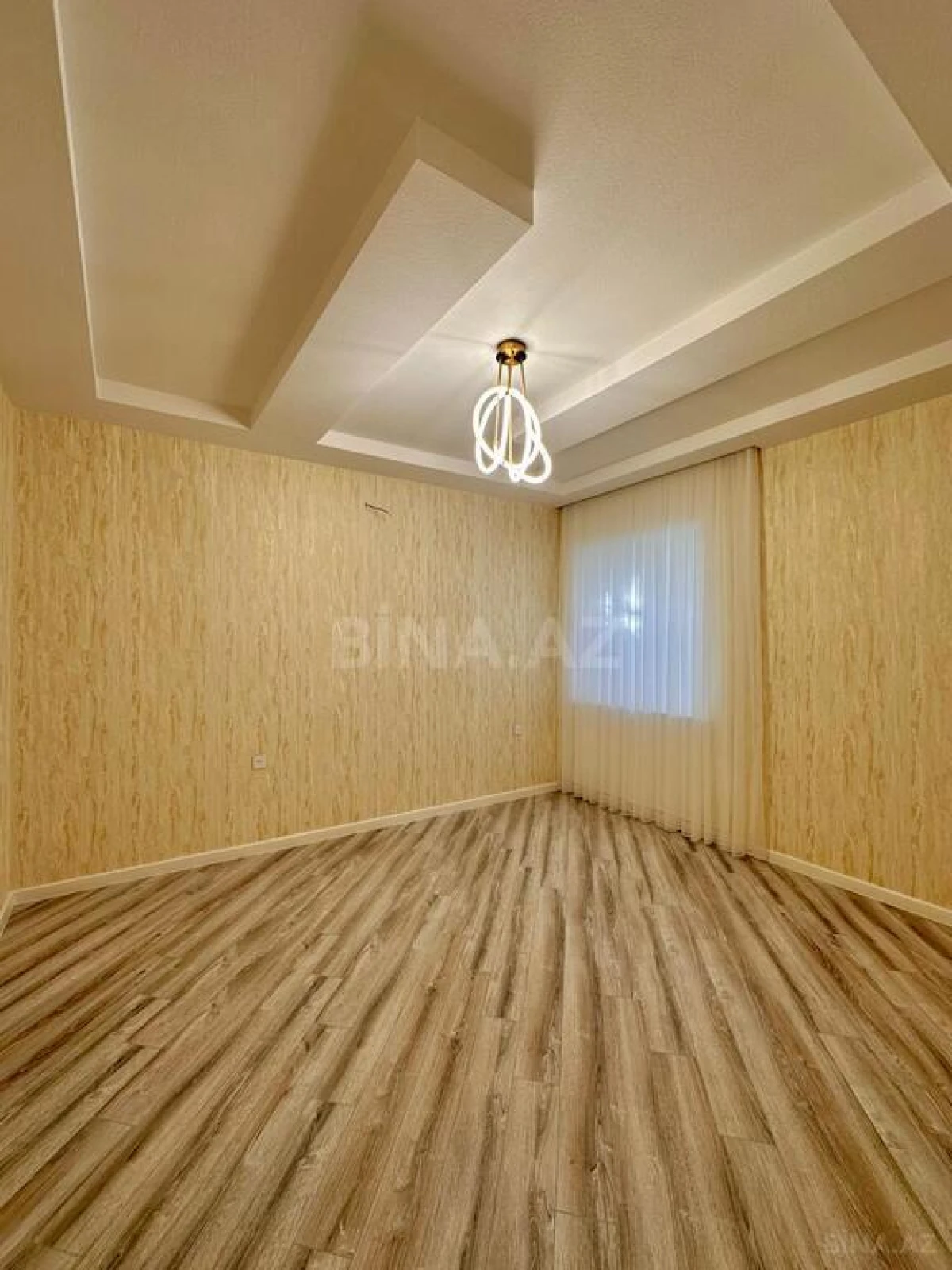 Satılır 4 otaqlı həyət evi 180 m²