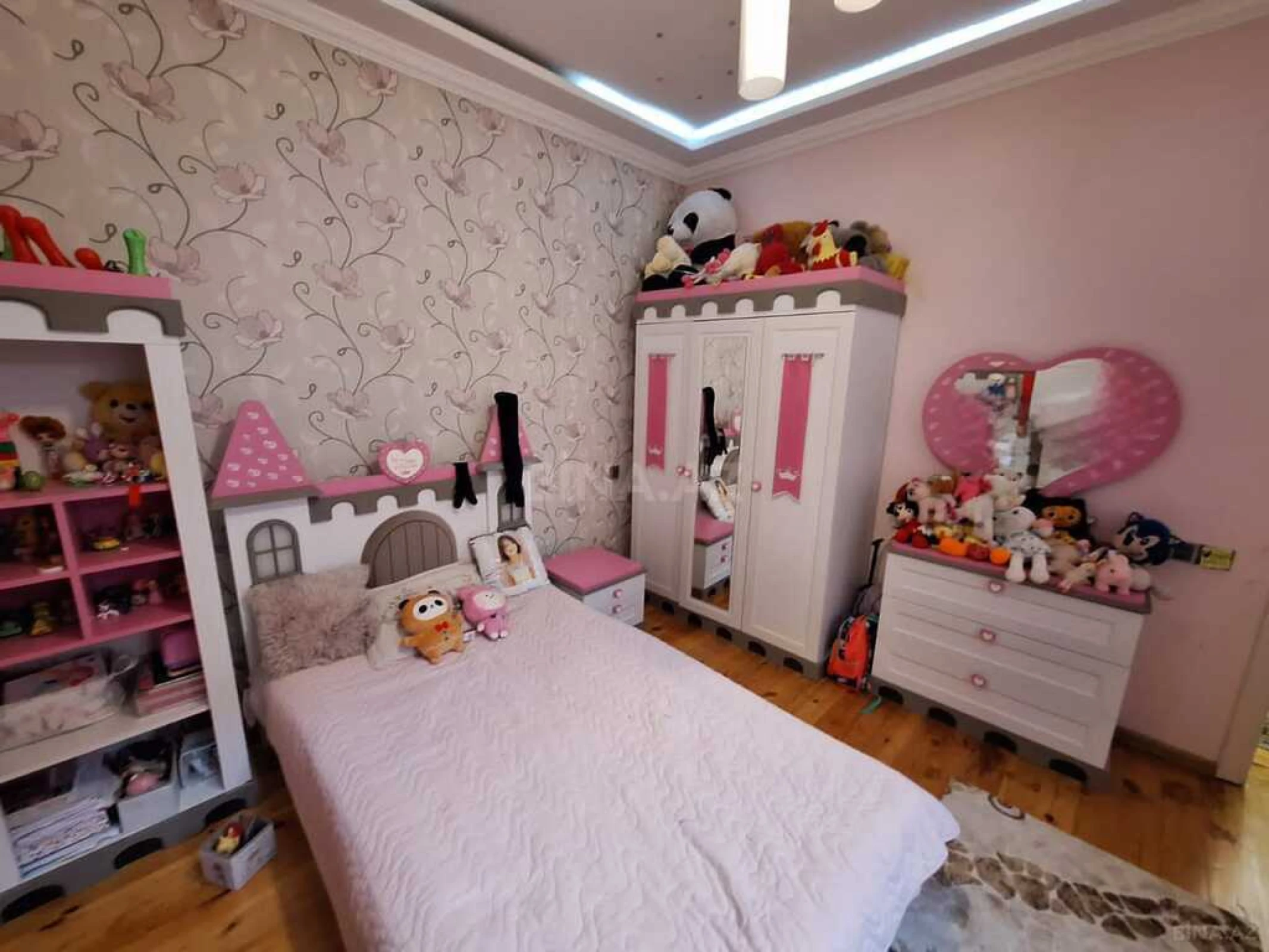 Satılır 6 otaqlı həyət evi 150 m²