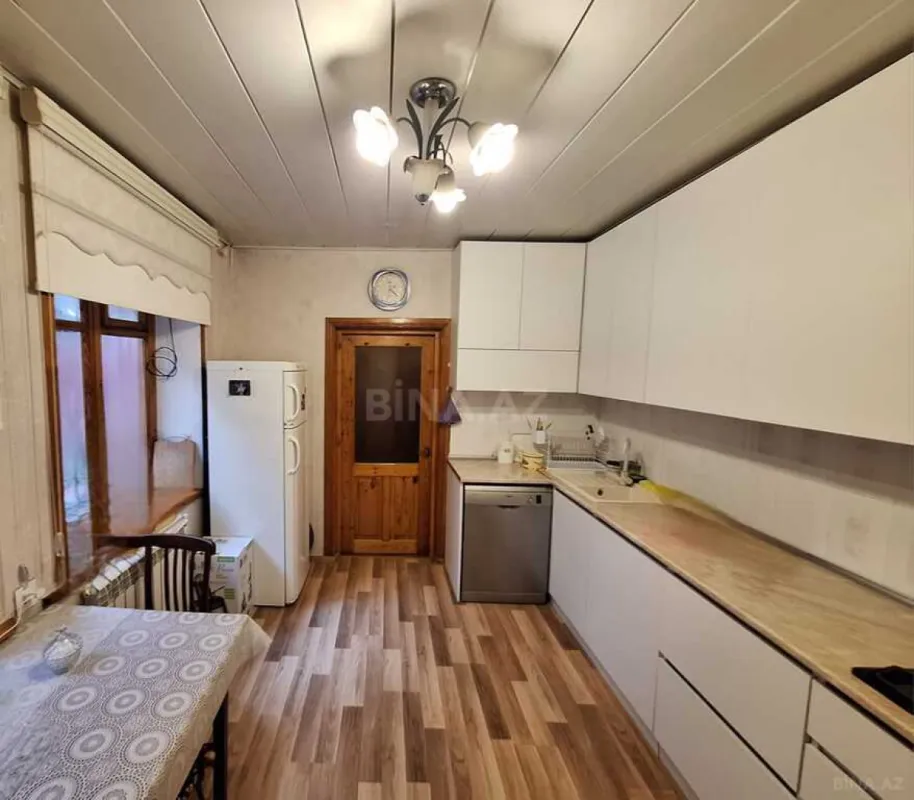 Satılır 6 otaqlı həyət evi 150 m²