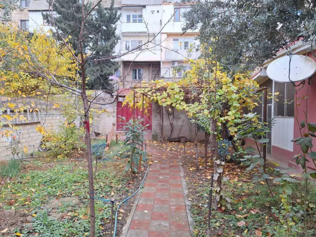 Satılır 6 otaqlı həyət evi 150 m²