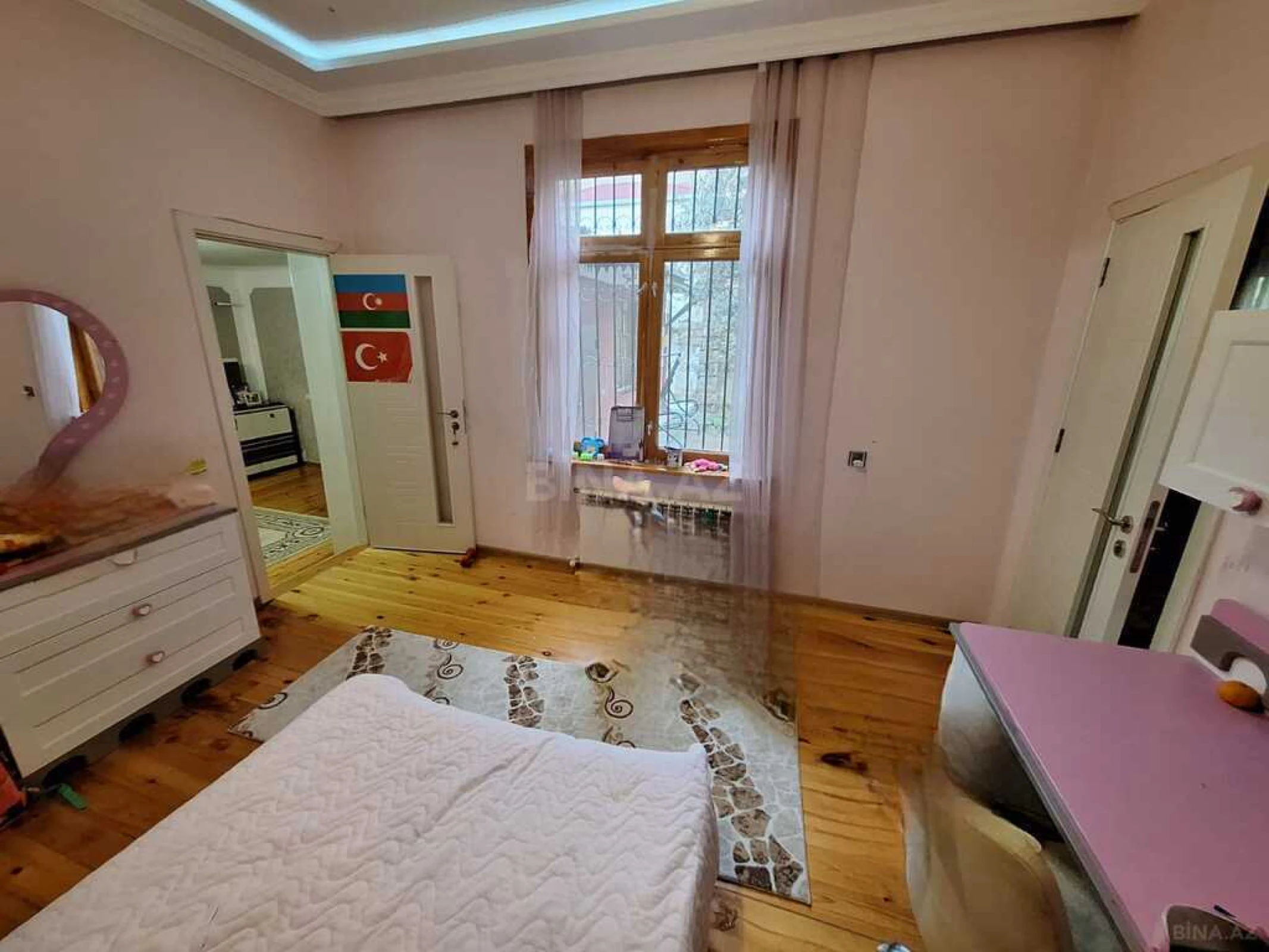 Satılır 6 otaqlı həyət evi 150 m²
