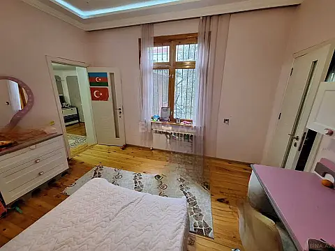 Satılır 6 otaqlı həyət evi 150 m²
