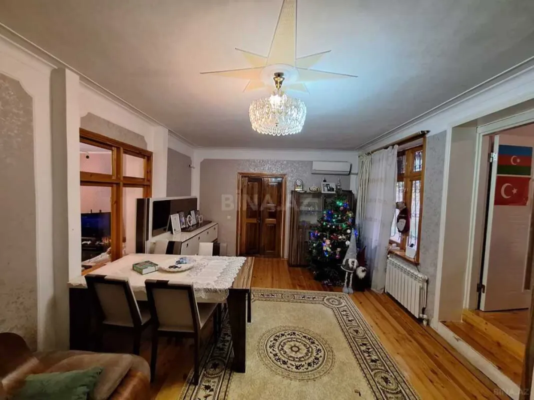 Satılır 6 otaqlı həyət evi 150 m²