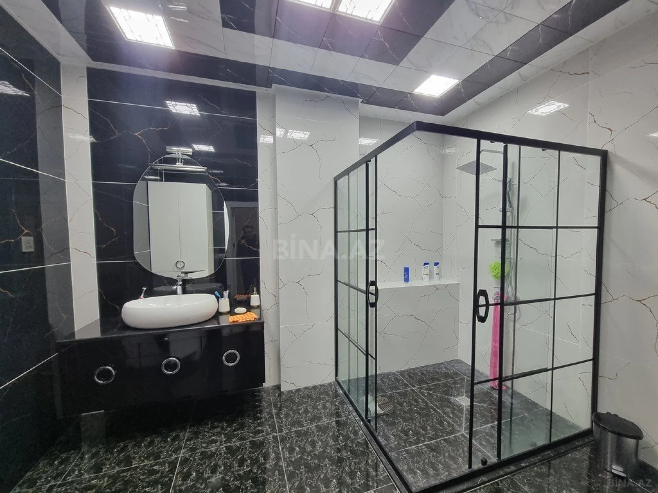 Satılır 3 otaqlı mənzil 136 m²