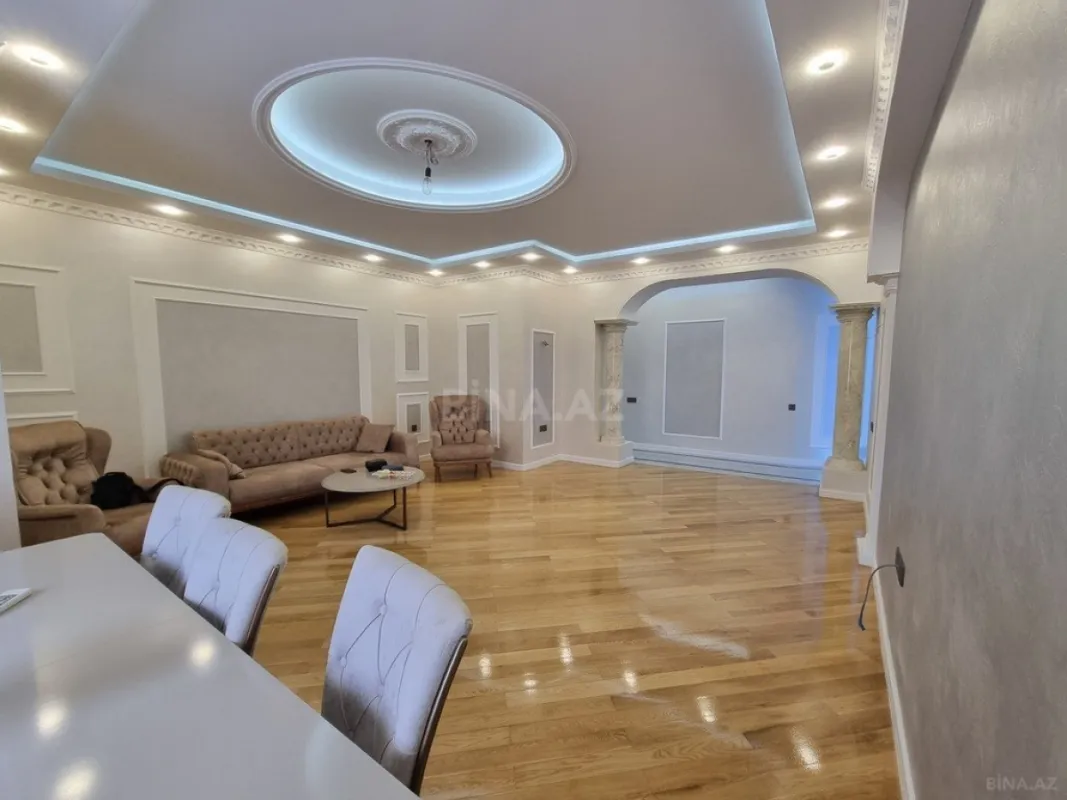 Satılır 3 otaqlı mənzil 136 m²