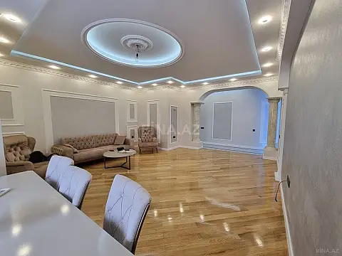 Satılır 3 otaqlı mənzil 136 m²