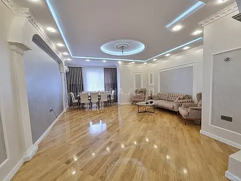 Satılır 3 otaqlı mənzil 136 m²