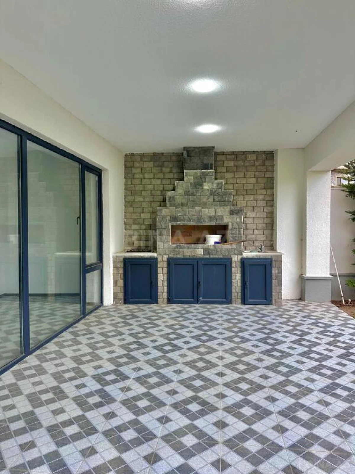 Satılır 6 otaqlı həyət evi 350 m²