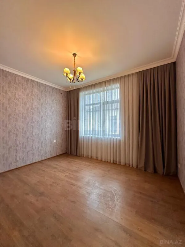 Satılır 6 otaqlı həyət evi 350 m²