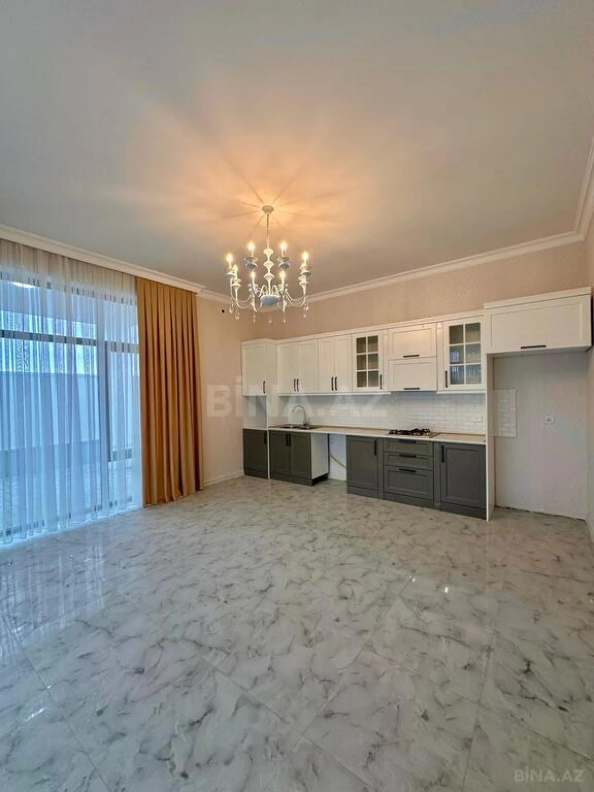 Satılır 6 otaqlı həyət evi 350 m²