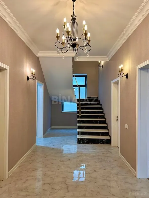Satılır 6 otaqlı həyət evi 350 m²