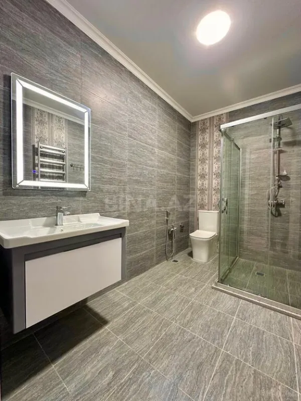 Satılır 6 otaqlı həyət evi 350 m²