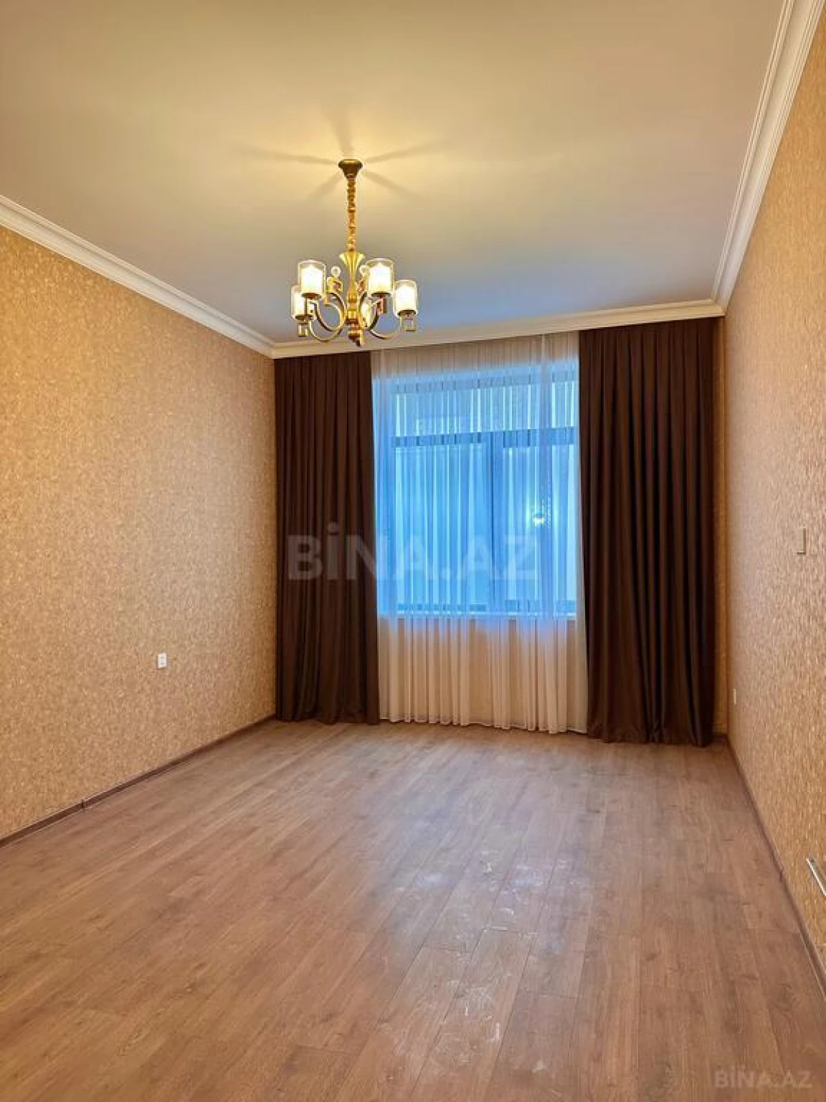Satılır 6 otaqlı həyət evi 350 m²
